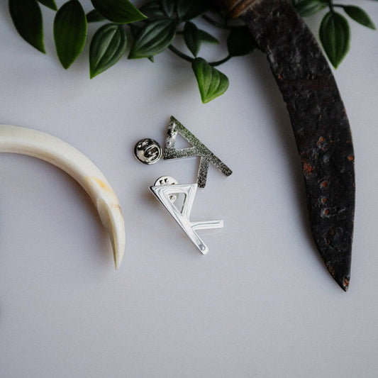 Rune Raidho Enamel Pin – Norse Journey Signum